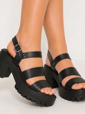 Madden Girl Cali Black Platform Sandals Lug Sole Chunky Heel Size 7.5 NEW